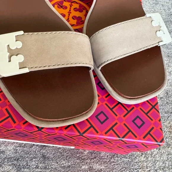 Tory Burch Beige and White Heels - Picture 3 of 7